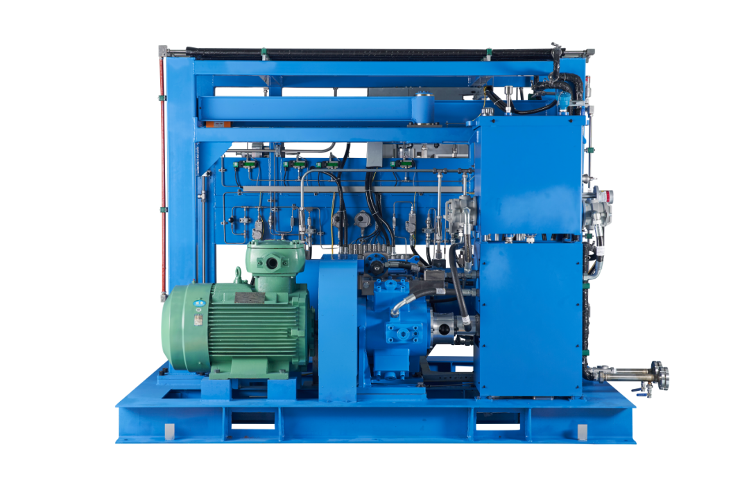 Liquid drive diaphragm hydrogen compressor for 90MPa station